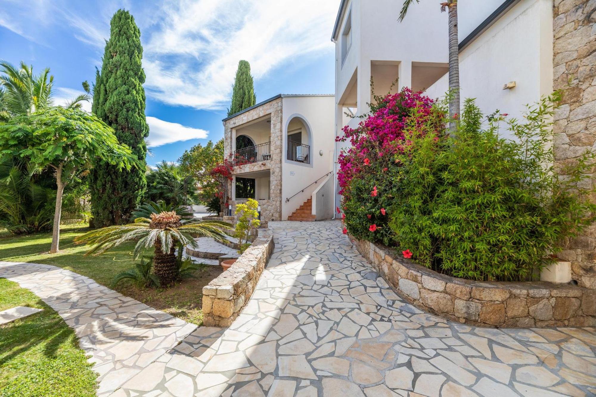 Les Alizes Residence & Spa L'Ile-Rousse  Exterior photo